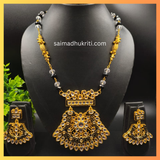 Black Kundan Pendent Necklace Set