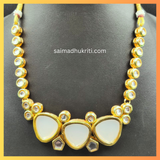 White Triangular Necklace2