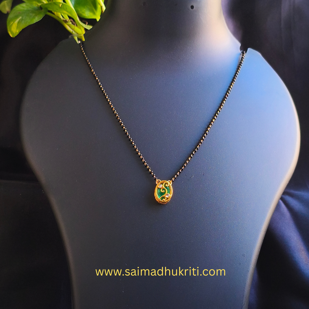 Green Pendent Single Lined Mangalsutra